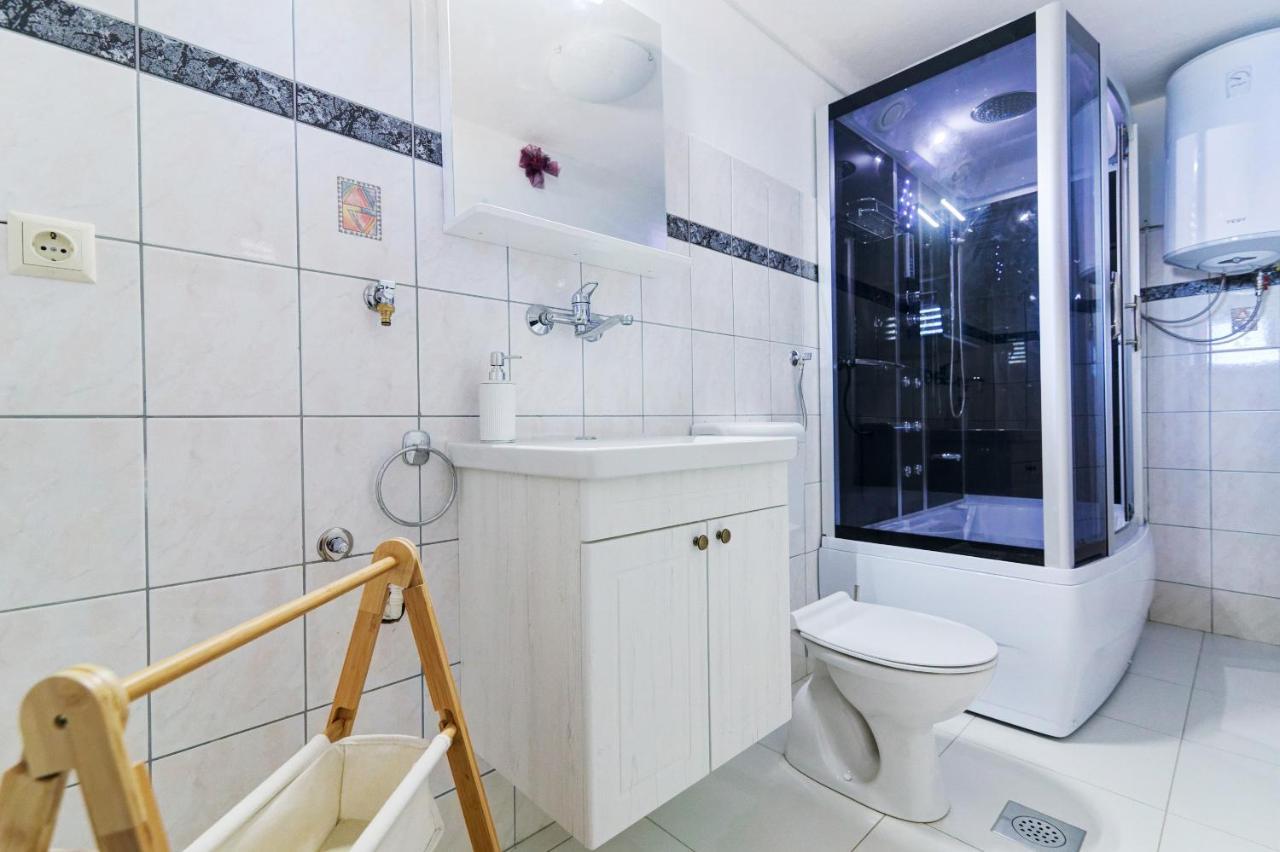 Apartments Maria セニ エクステリア 写真