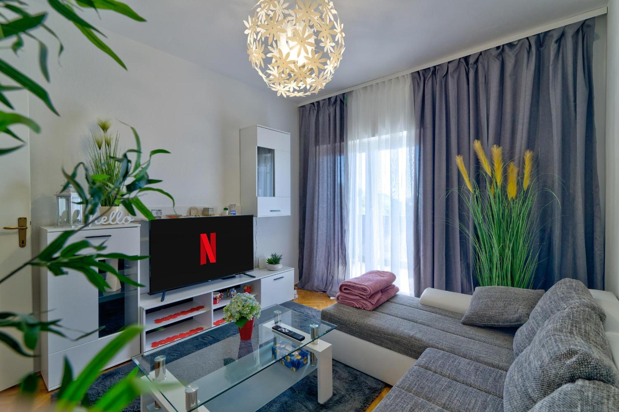 Apartments Maria セニ エクステリア 写真
